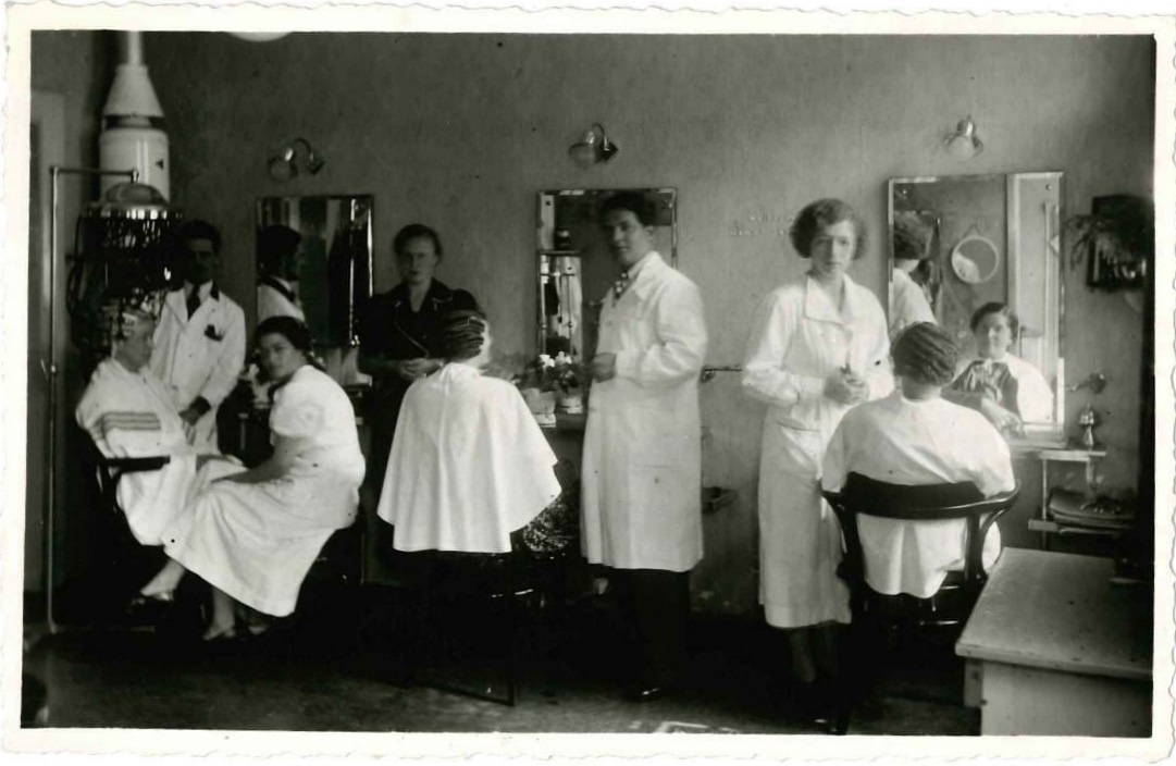 Friseur Hueber in 1937